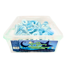Load image into Gallery viewer, Yummy Gummy Fizzy Blue Raspberry Rings 1000g Tub